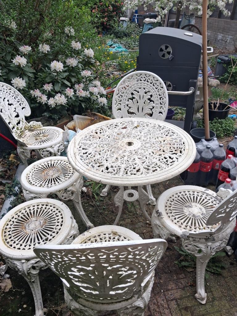 Te koop bistro set 4stoelen tafel en 2 bij tafeltjes., Ophalen of Verzenden, Overige materialen, 2 zitplaatsen