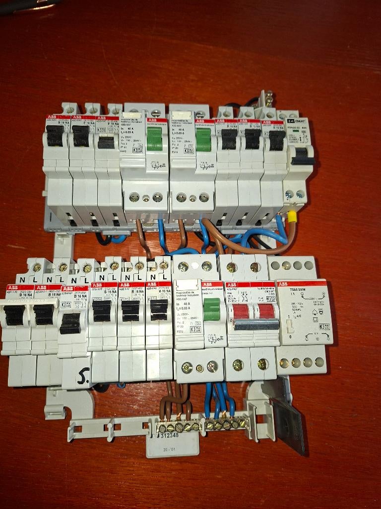 Zekeringen en aardlekschakelaars, Ophalen, Gebruikt, Schakelaar