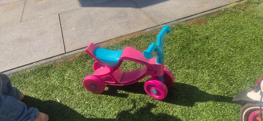 Roze met blauwe loopfiets voor de kleintjes, Ophalen, Gebruikt, Loopfiets