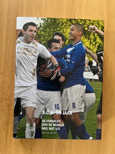 VOETBAL NIJMEGEN / SCH 90 jaar, Boeken, Ophalen of Verzenden, Zo goed als nieuw, Balsport