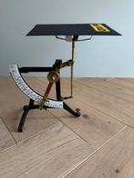 Antieke brievenweegschaal, Ophalen