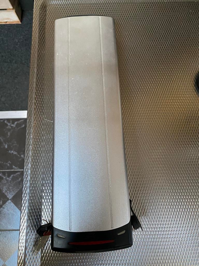 Multicycle hes accu 4 pins 33 volt, Ophalen, Zo goed als nieuw