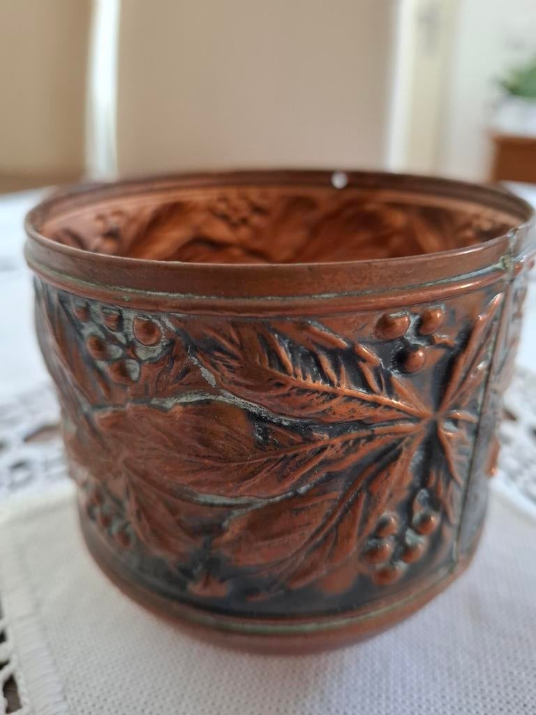 Rood koperen sierbloempot Prachig mooi sierlijk bewerkt, Ophalen of Verzenden, Koper