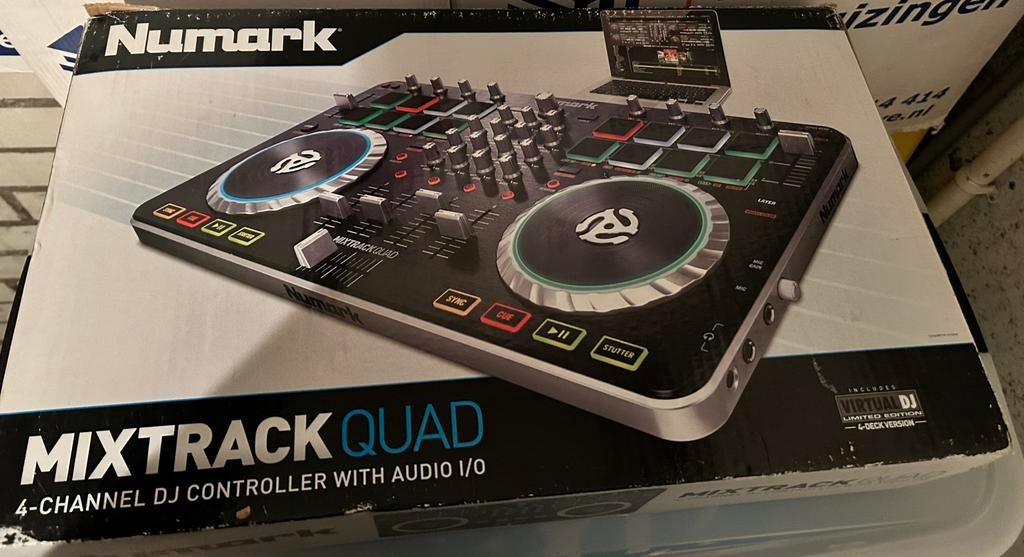 Numark Mixtrack Quad, Muziek en Instrumenten, Dj-sets en Draaitafels, Ophalen of Verzenden, Zo goed als nieuw, Numark