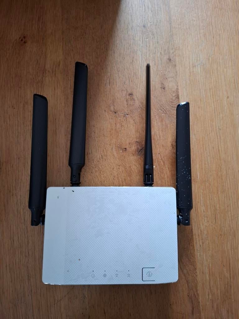 Router zyxel, Computers en Software, Routers en Modems, Ophalen of Verzenden, Gebruikt, Router, Zyxel