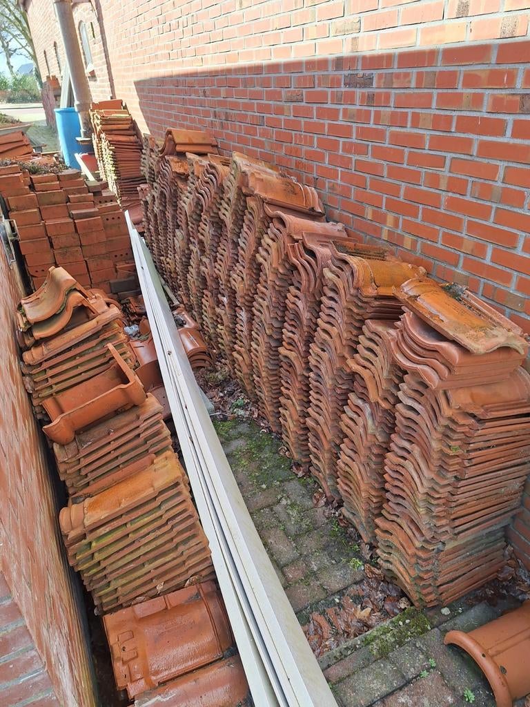 Dakpannenfabriek de Valk dakpannen, nokvorsten en monnikskap, Doe-het-zelf en Verbouw, Dakpannen en Dakbedekking, Ophalen, Gebruikt