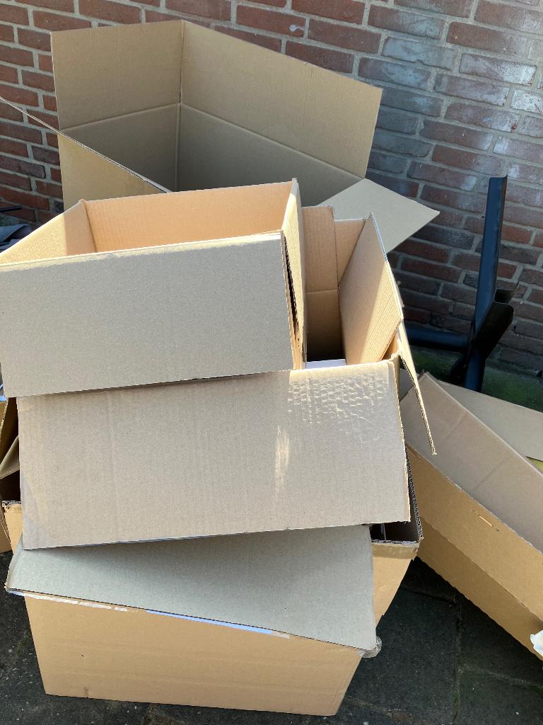 Dozen:karton!, Hobby en Vrije tijd, Knutselen, Gebruikt, Knutselmateriaal, Papier of Karton, Ophalen