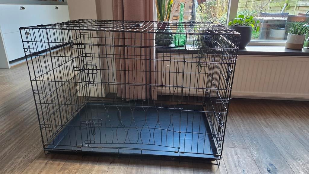 Hondenbench bench zwart met bak Groot, Dieren en Toebehoren, Hondenbenches, Gebruikt, Ophalen