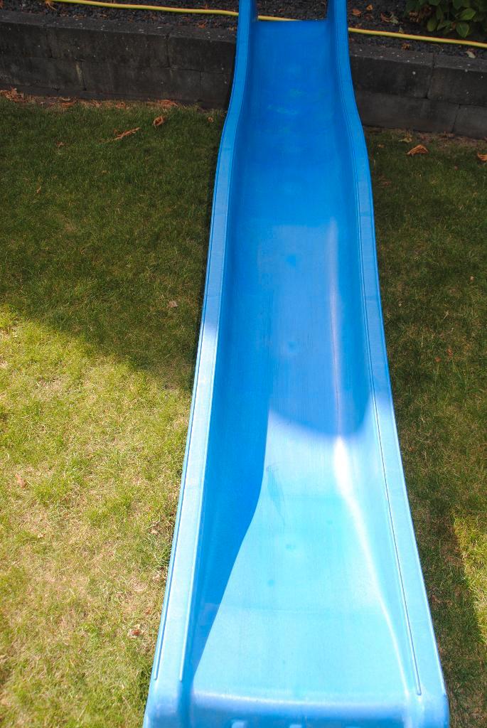 Glijbaan,schommels,touwladder+bevestigingsmateriaal  Gratis, Kinderen en Baby's, Speelgoed | Buiten | Speeltoestellen, Gebruikt