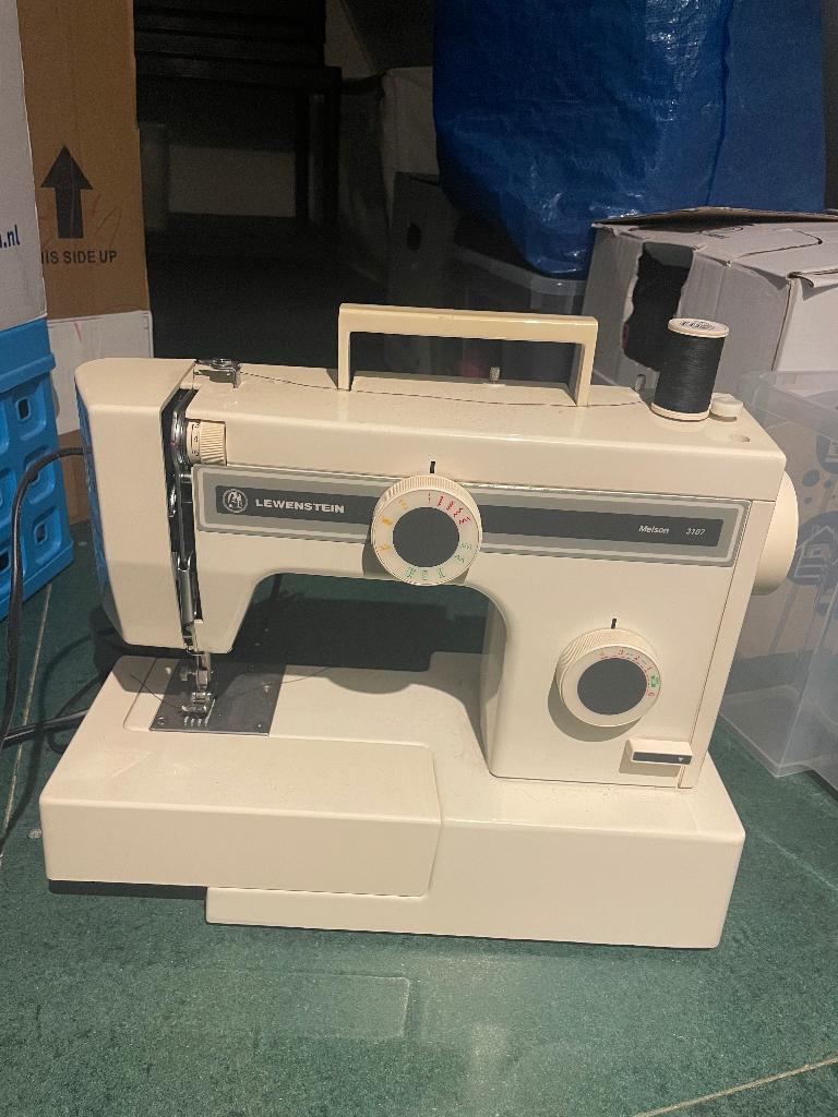 Lewenstein melson 3107 naaimachine, Hobby en Vrije tijd, Naaimachines en Toebehoren, Ophalen, Gebruikt, Naaimachine, Lewenstein