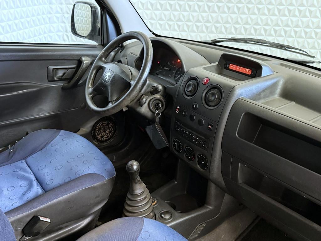 Peugeot Partner 170C 2.0 HDI / GEEN APK - GEEN BTW (2004), Auto's, Voorwielaandrijving, Stof, Gebruikt, 4 cilinders