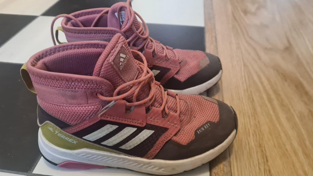 Adidas Terrex wandelschoenen maat 32, Kinderen en Baby's, Kinderkleding | Schoenen en Sokken, Ophalen, Adidas, Gebruikt, Meisje