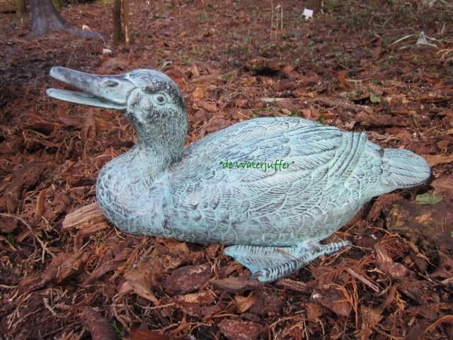 116* Bronzen Eend liggend (Boven €75 geen verzendkosten), Tuin en Terras, Tuinbeelden, Ophalen of Verzenden, Nieuw, Overige materialen