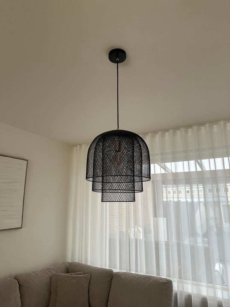 Zwarte metalen hanglamp van Westwing, Huis en Inrichting, Lampen | Hanglampen, Ophalen of Verzenden, Zo goed als nieuw, Metaal