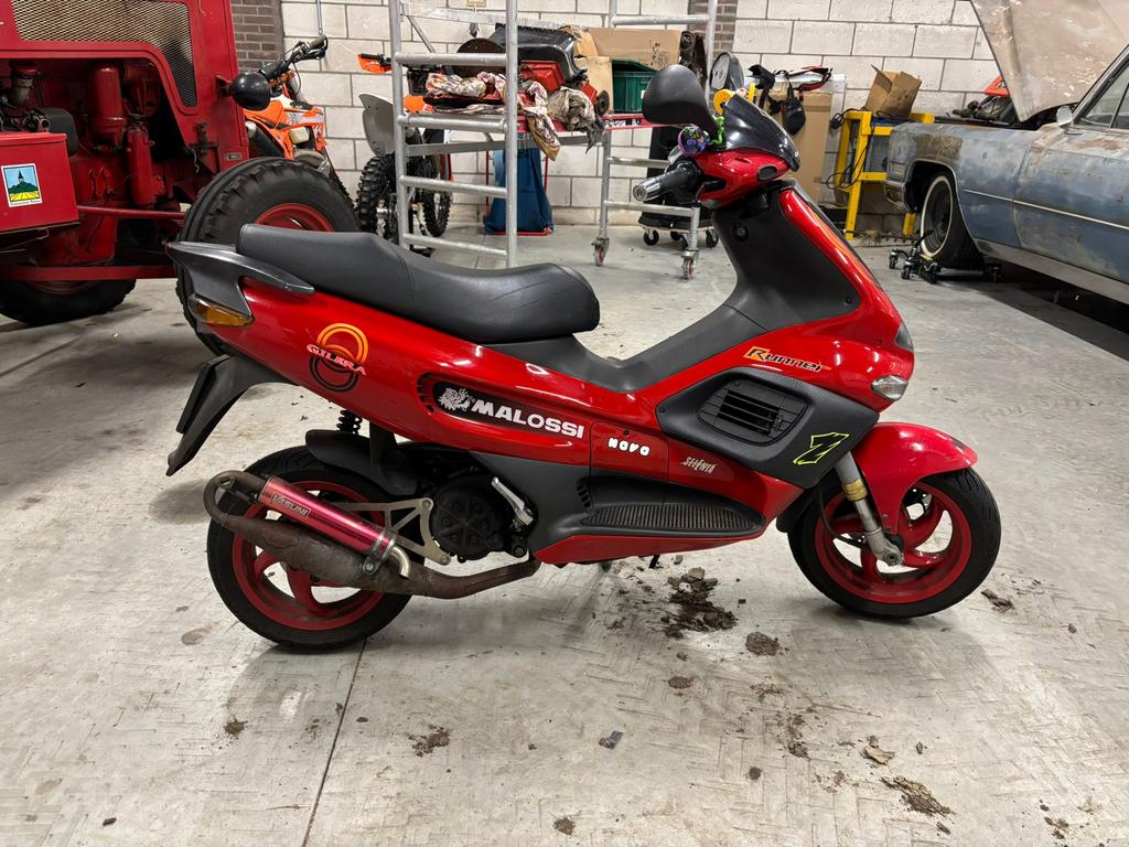 Gilera runner WOK, Fietsen en Brommers, Scooters | Piaggio, Zo goed als nieuw, Overige modellen, Tweetakt, Ophalen
