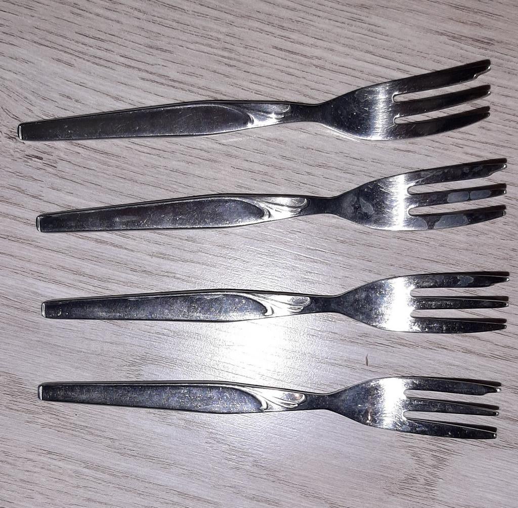 13 vorkjes gebaksvorkjes gebak taart Sola en Giro Zilmeta, Ophalen of Verzenden, Gebruikt