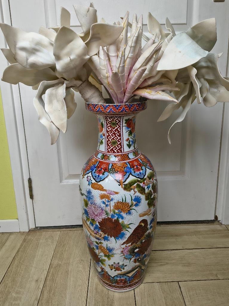 Chinese vaas in Ming-dynastie stijl, Ophalen