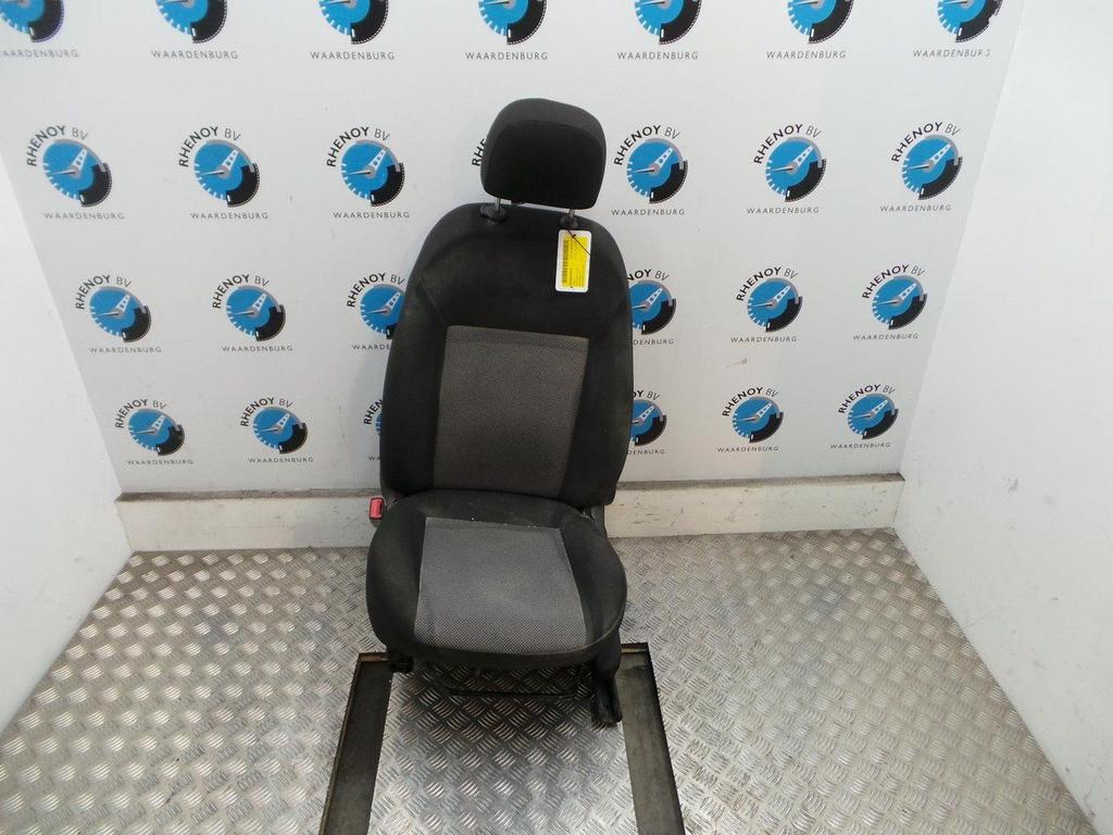 FIAT DOBLO CARGO MAXI 1.3 STOEL VOOR 2011, Ophalen of Verzenden, Gebruikt, Stiba lid