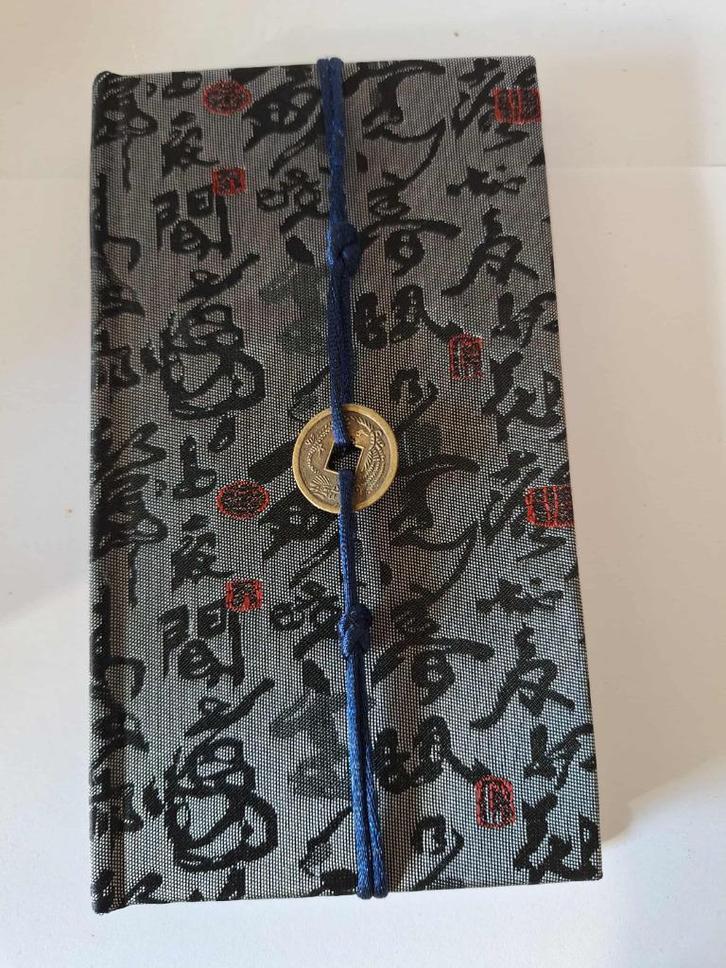 Zeer mooi notitie boekje - donker grijs met geluksmuntje, Diversen, Notitieboeken, Nieuw, Ophalen