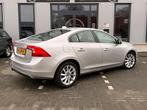 Volvo S60 1.6 D2 Summum|Leer|Automaat|Trekhaak|Pdc, Auto's, Volvo, Euro 5, Gebruikt, 4 cilinders, Met garantie (alle)