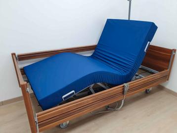 Ziekenhuis bed merk: bock. Elektrisch verstelbaar zorgbed  beschikbaar voor biedingen
