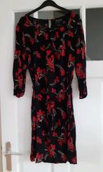 King Louie jurk met kersen print maat 42, Kleding | Dames, Jurken, Overige kleuren, Maat 42/44 (L), Ophalen of Verzenden, Zo goed als nieuw