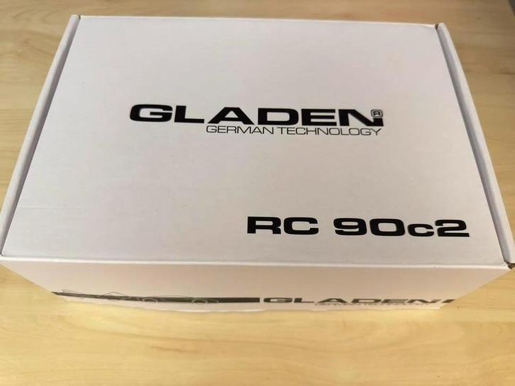 Gladen RC 90c2 Versterker - Nieuw in Doos, Auto diversen, Autoradio's, Nieuw, Ophalen of Verzenden