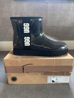 Ugg classic mini (waterdicht) maat 40, UGG, Zwart, Ophalen of Verzenden, Gedragen