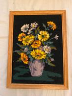 Geborduurd bloemenschilderij 24-33cm, Huis en Inrichting, Woonaccessoires | Schilderijen, Tekeningen en Foto's, Ophalen of Verzenden