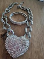 Ketting met hart en armband met strassteentjes, Ophalen of Verzenden, Zo goed als nieuw, Zilver, Overige materialen