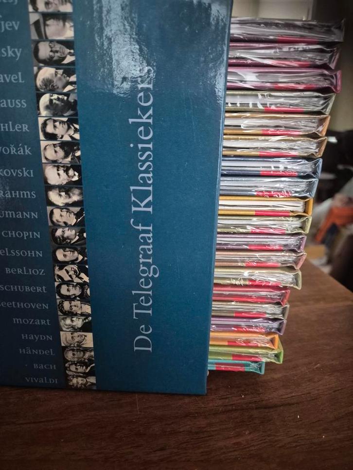 De Telegraaf klassiekers 20 cd box, Cd's en Dvd's, Cd's | Klassiek, Zo goed als nieuw, Classicisme, Ophalen of Verzenden