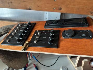 Diverse boot onderdelen te koop beschikbaar voor biedingen