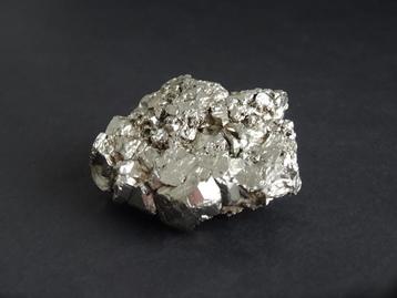 Volledig goudkleurig pyriet mineraal beschikbaar voor biedingen