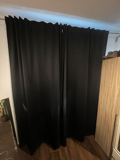 Donker blauwe verduisterende gordijnen 2 stuks, Huis en Inrichting, Stoffering | Gordijnen en Lamellen, Gebruikt, 200 cm of meer