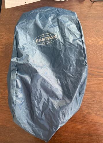 EASTPAK regenhoes blauw NIEUW beschikbaar voor biedingen