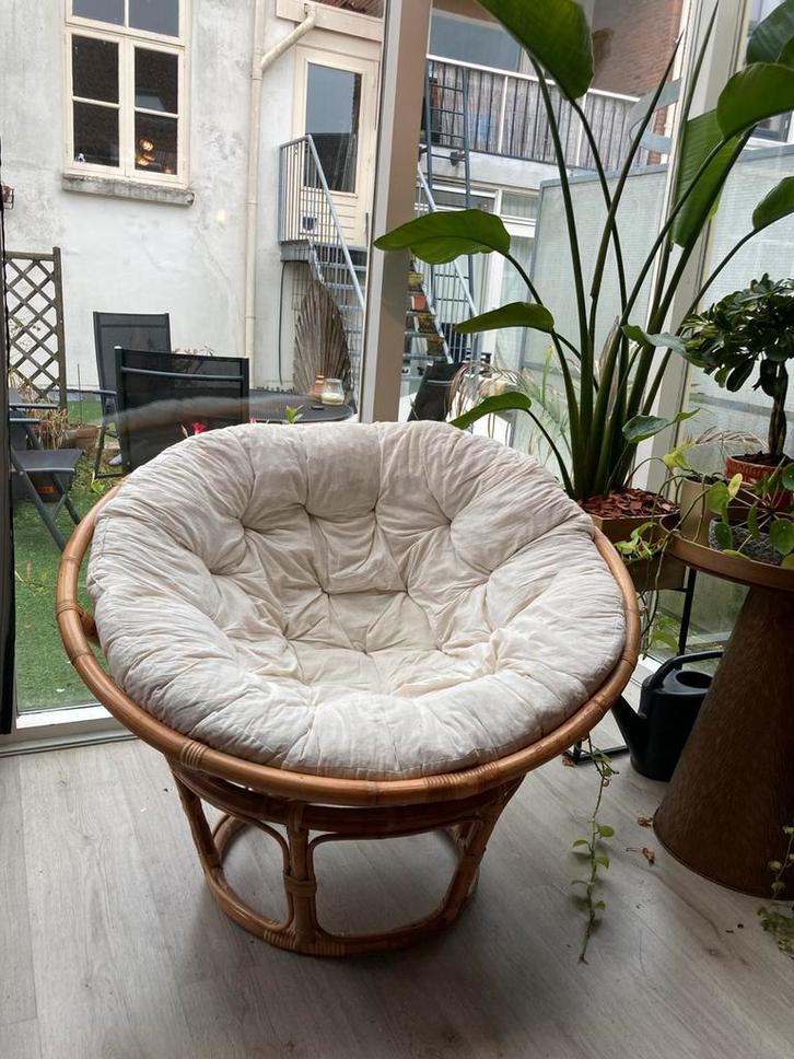Rotan ‘nest/ ei’ stoel, Huis en Inrichting, Fauteuils, Zo goed als nieuw, 100 tot 125 cm, 75 tot 100 cm, Ophalen of Verzenden