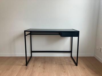 Bureau zwart hout/metaal met lade beschikbaar voor biedingen
