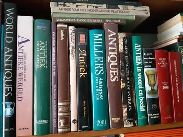 ass boeken "Antiques" beschikbaar voor biedingen