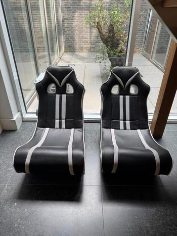 Twee games stoelen beschikbaar voor biedingen