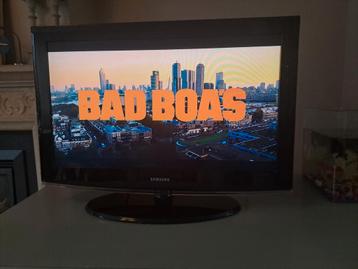 Samsung televisie 32 inch met afstandsbediening  beschikbaar voor biedingen