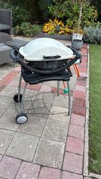 Goede Weber Q200 gasbarbecue met onderstel en hoes, Ophalen, Zo goed als nieuw, WEBER BBQ