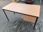 Degelijk bureau met 2 lades, afsluitbaar., Ophalen, Gebruikt, Bureau