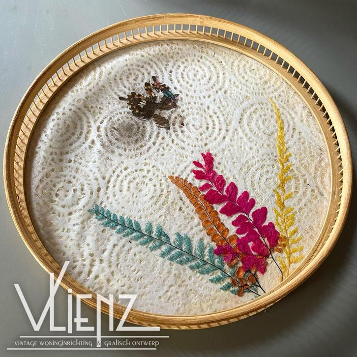 Vintage, retro rotan dienblad met kant en glas, Verzamelen, Retro, Huis en Inrichting, Ophalen of Verzenden