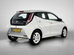 Toyota Aygo 1.0 VVT-i x-pure | Achteruitrijcamera | Lichtmet, 12 maanden, Stof, Gebruikt, 4 stoelen