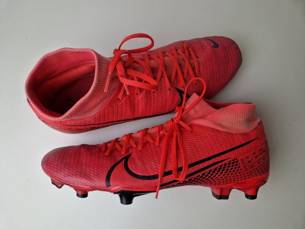 Voetbal schoenen - Maat: 45, Ophalen, Zo goed als nieuw, Schoenen