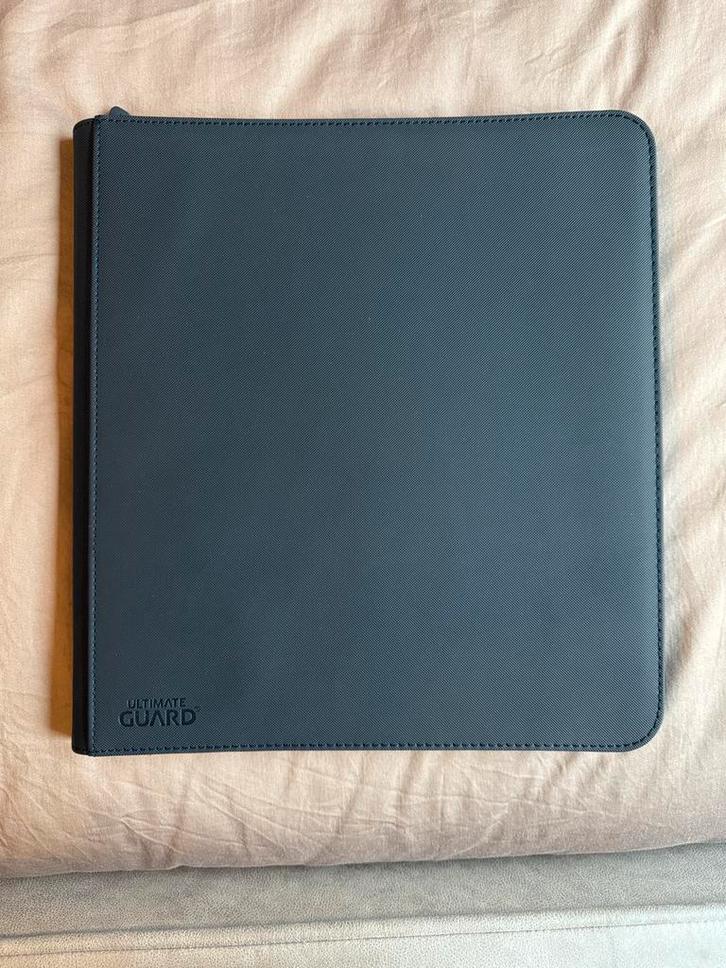 Ultimate Guard Binder - 4 x 4, Hobby en Vrije tijd, Verzamelkaartspellen | Magic the Gathering, Zo goed als nieuw, Overige typen
