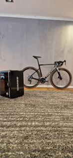 Invence R-one 54cm, 28 inch, Carbon, Heren, Havenstraat 43c