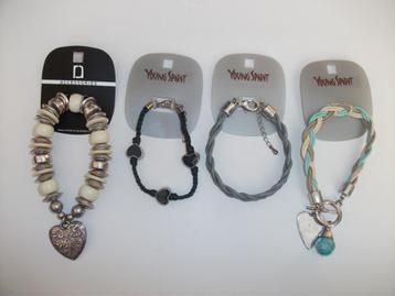 Set van 4 kralen bedeltjes armbanden armbandjes beschikbaar voor biedingen