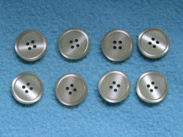 8 vintage lichtgroene knopen 2 cm doorsnede beschikbaar voor biedingen