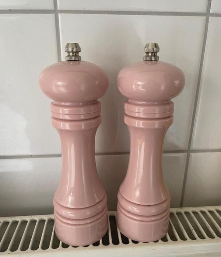 Set peper en zoutstel roze, Huis en Inrichting, Keuken | Keukenbenodigdheden, Zo goed als nieuw, Ophalen of Verzenden